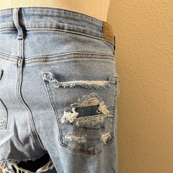 American Eagle Outfitters Ripped Light Blue Mom Jeans - Picture 8 of 12